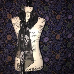 Skull scarf